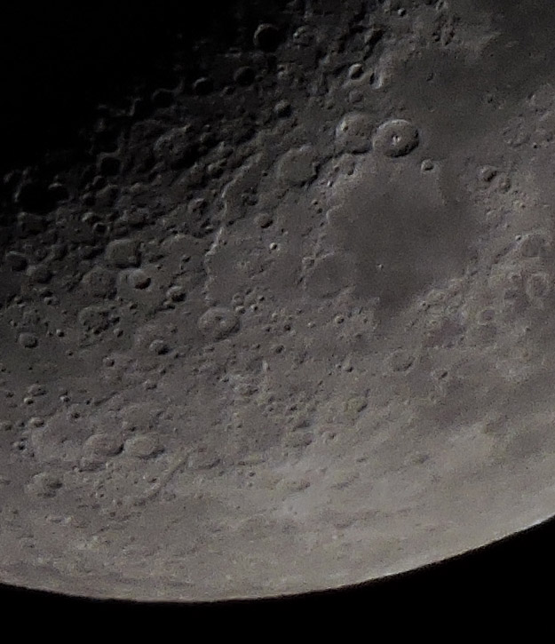 Caffeine Priority: A full moon deserves a Superzoom! (We'll help