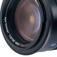 Zeiss Batis 135mm f/2.8: Real world portraits from Akiomi Kuroda