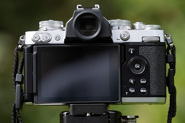 Nikon Z fc Review: Field Test -- Product Image