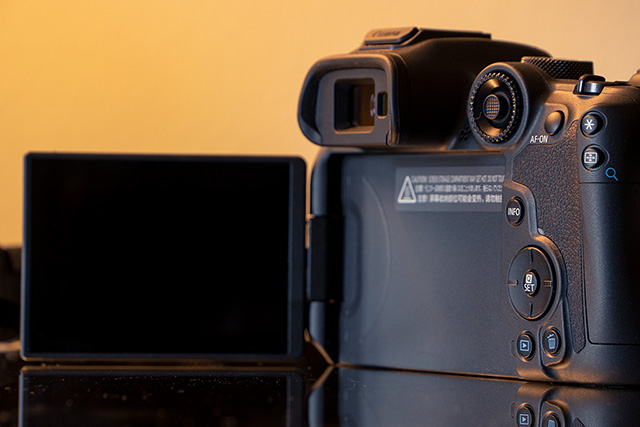 Canon EOS R7 Review: Preview -- Product Image