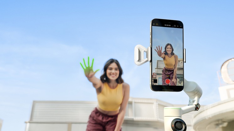 Insta360 Flow 2 Pro AI Tracker Bundle White - Foldable AI Phone Gimbal - View #5