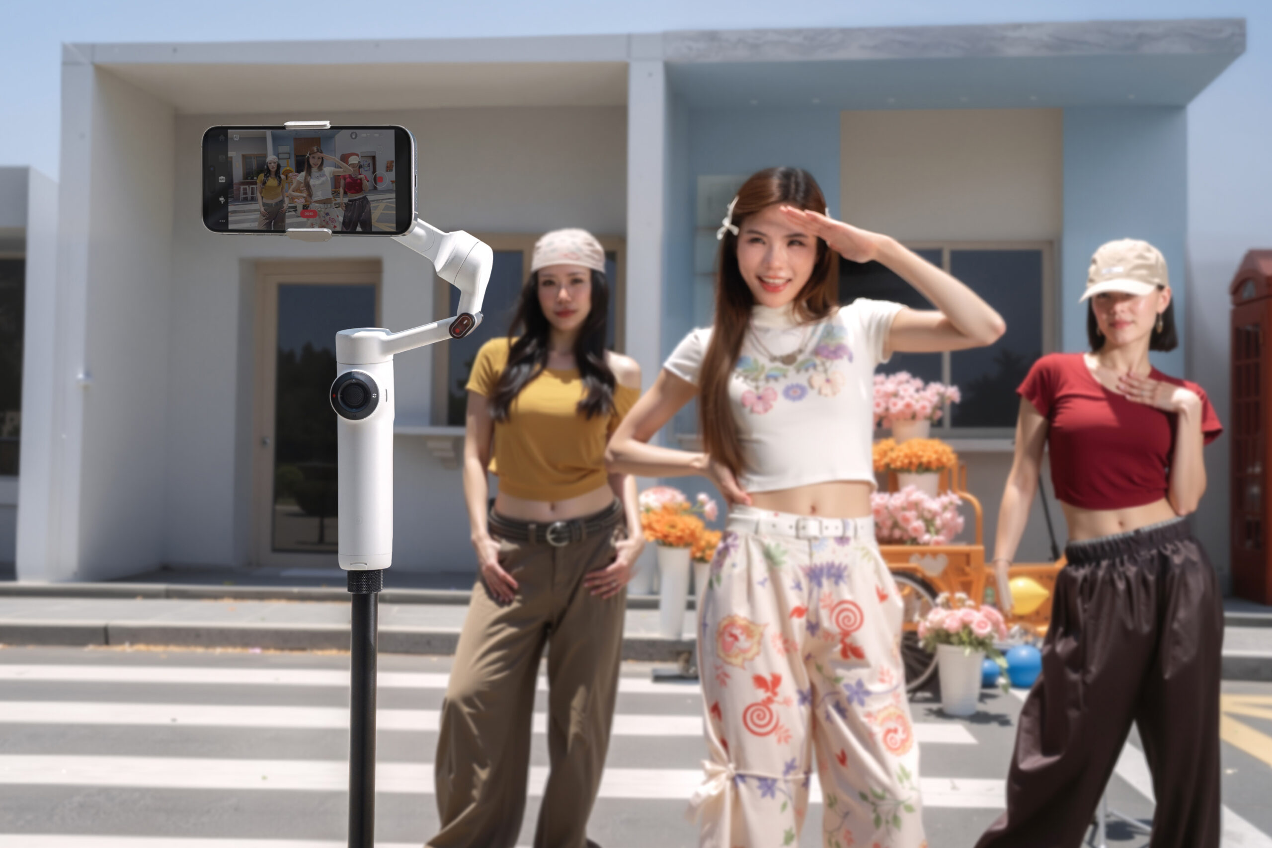 Insta360 Flow 2 lifestyle photo.