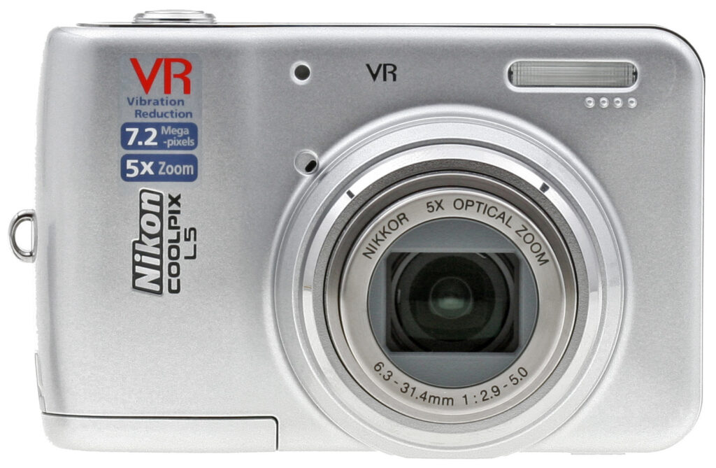 Nikon Coolpix L5　デジタルカメラ 　動作確認済 動作確認済】Nikon COOLPIX L5 デジタルカメラ シルバー 中古