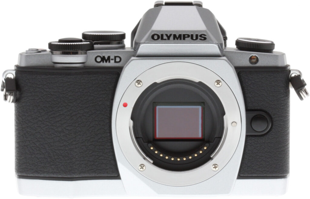 ☆ショット7989回☆美品　OLYMPUS OM-D E-M10 ＃331 ☆ショット7989回☆美品 OLYMPUS OM-D E-M10 ＃331 ☆ショット7989