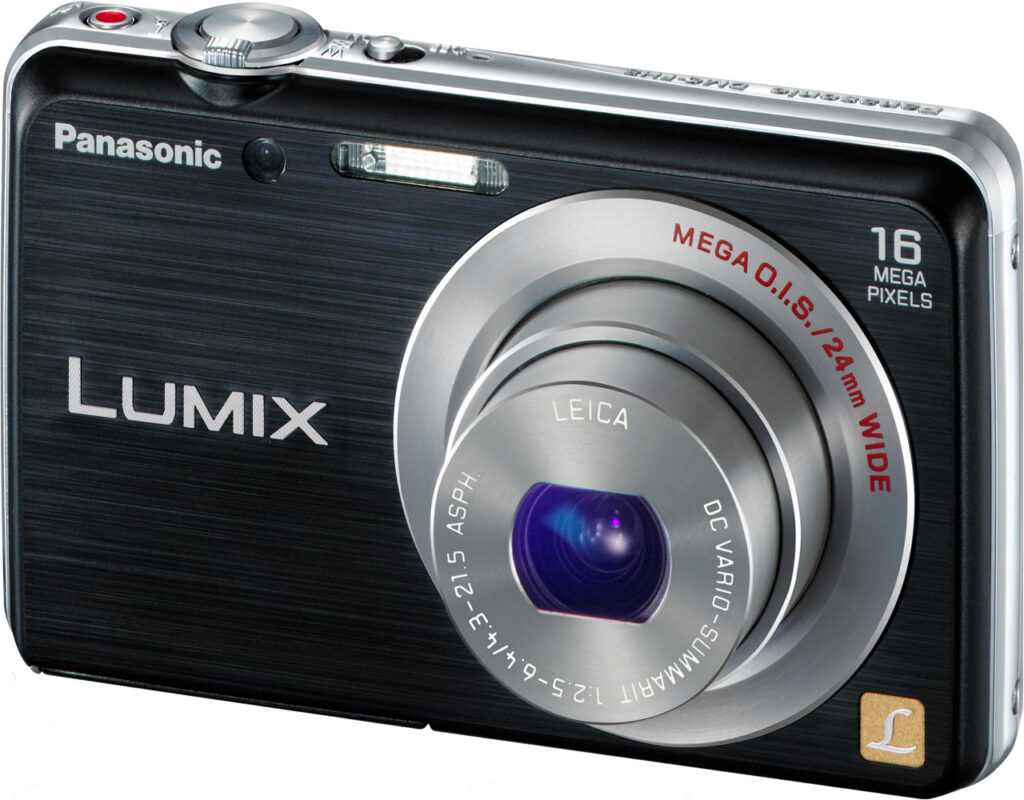 Panasonic LUMIX DMC-FH8 レッド Panasonic Lumix DMC FH-8 16.1 MP Digital Camera with 5X Wide