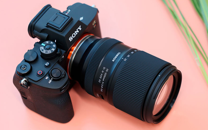 Tamron 25-200mm F/2.8-5.6 G2 leaked image from Sony Alpha Rumors.