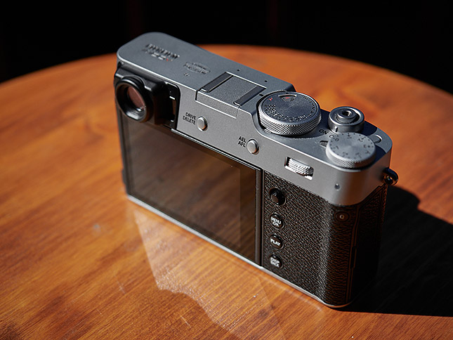 FUJIFILM X100V オプション付き Fujifilm X100V 26.1 MP Mirrorless Camera with Fixed 23mmF2 Lens