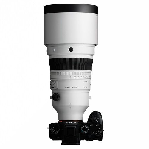 The sigma 200mm lens on a Sony camera.