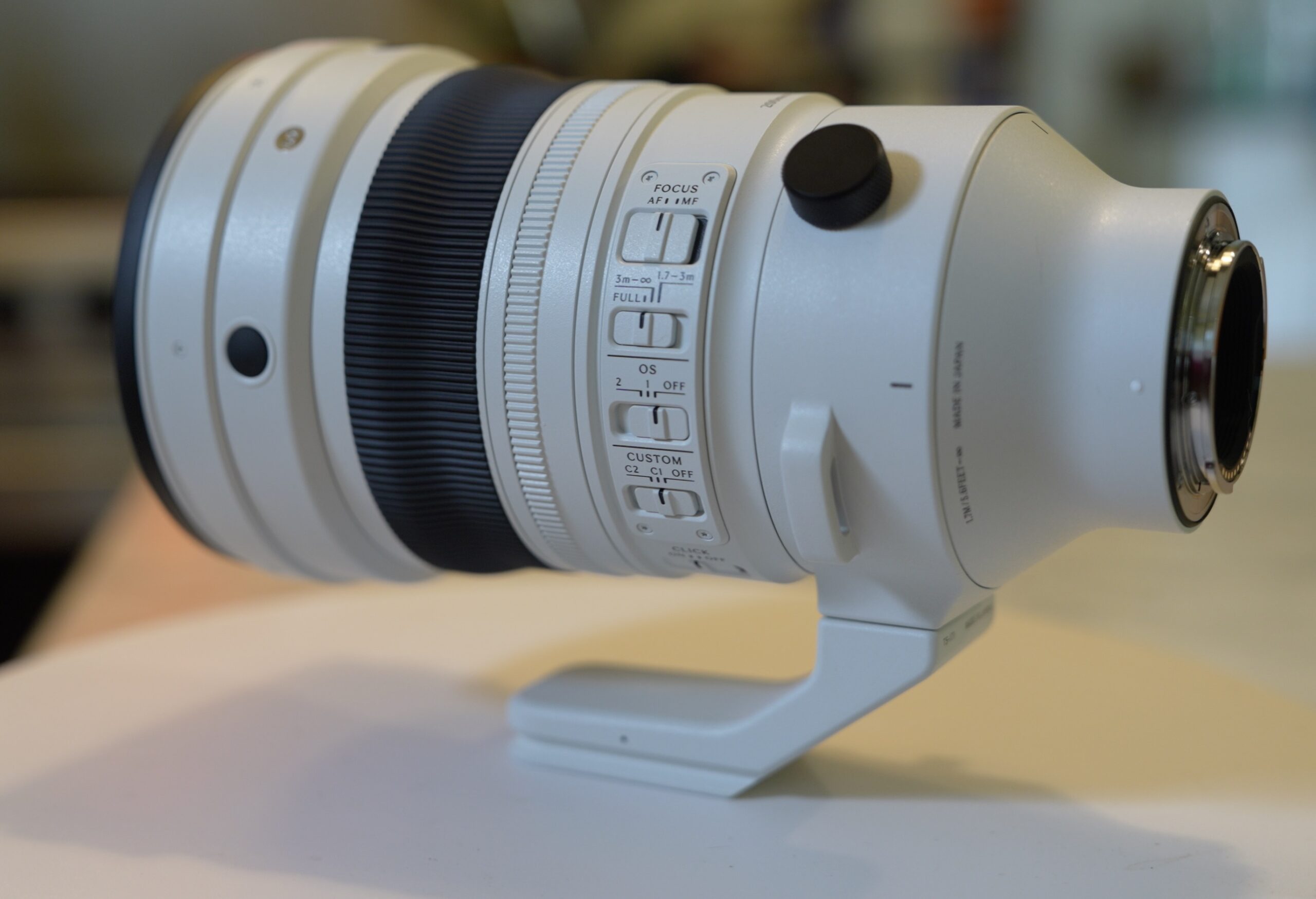 Sigma 200mm Lens showing all the controls