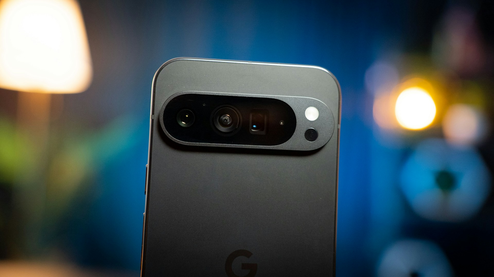 Google in Full Meltdown As Amazon Drops the Pixel 10 Pro XL Back