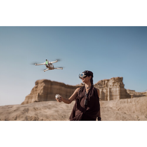 A women flying an Antigravity A1 in wild