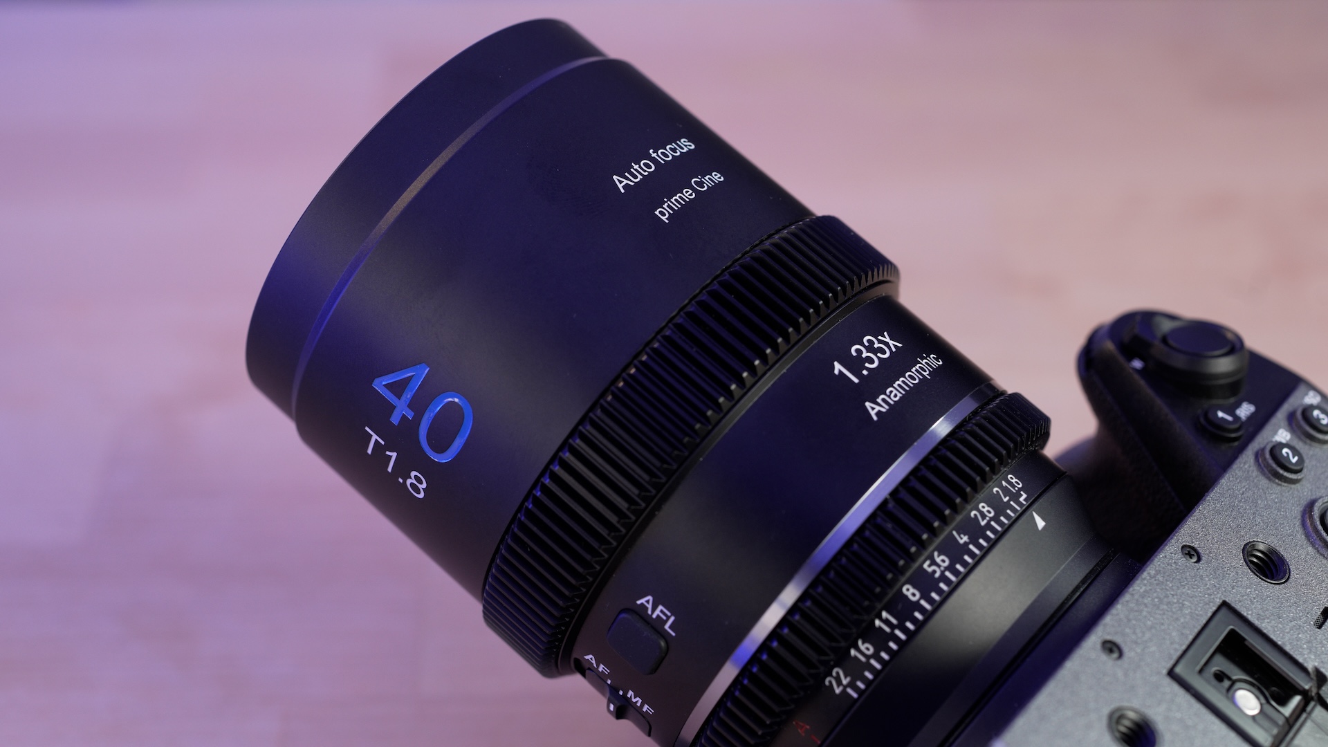 Sirui Autofocus Anamorphic 40mm T1.8 lens from CineD