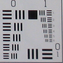Tele: slightly soft in the lower right corner.