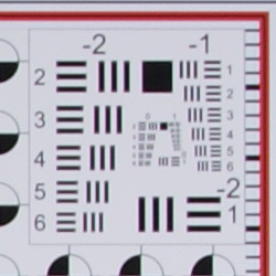 Tele: About the same sharpness in the corners (upper right).