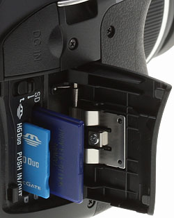 Sony Alpha DSLR-A550 Overview image 9