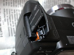 Sony Cyber-shot DSC-H5 Overview image 8
