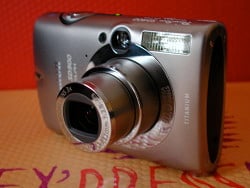 Canon PowerShot SD900 Overview image 3