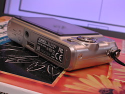 Casio EXILIM ZOOM EX-Z1000 Design image 3