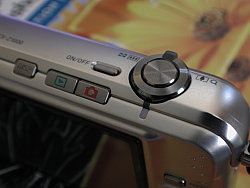Casio EXILIM ZOOM EX-Z1000 Design image 2