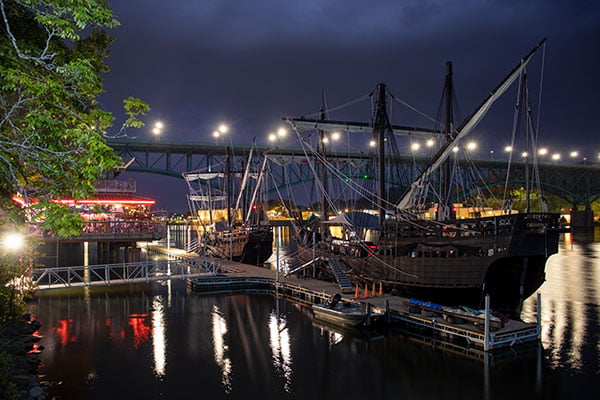 18mm (29mm eq.), 4.0 sec. @ f/4.0, ISO 100 Exposure level increased by 1.2 stops in