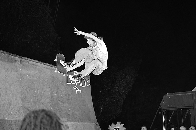 XF 33mm F1.4: 33mm, F1.4, 1/500s, ISO 6400 (Acros Film Simulation)