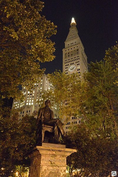 1/15s, f/4.5, ISO 25,600