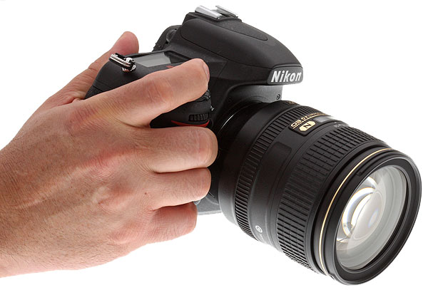 Nikon D750 review -- in the hand