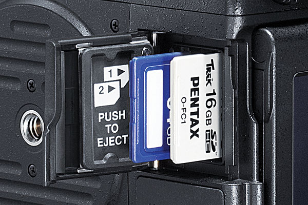 Pentax 645Z review -- Storage compartment